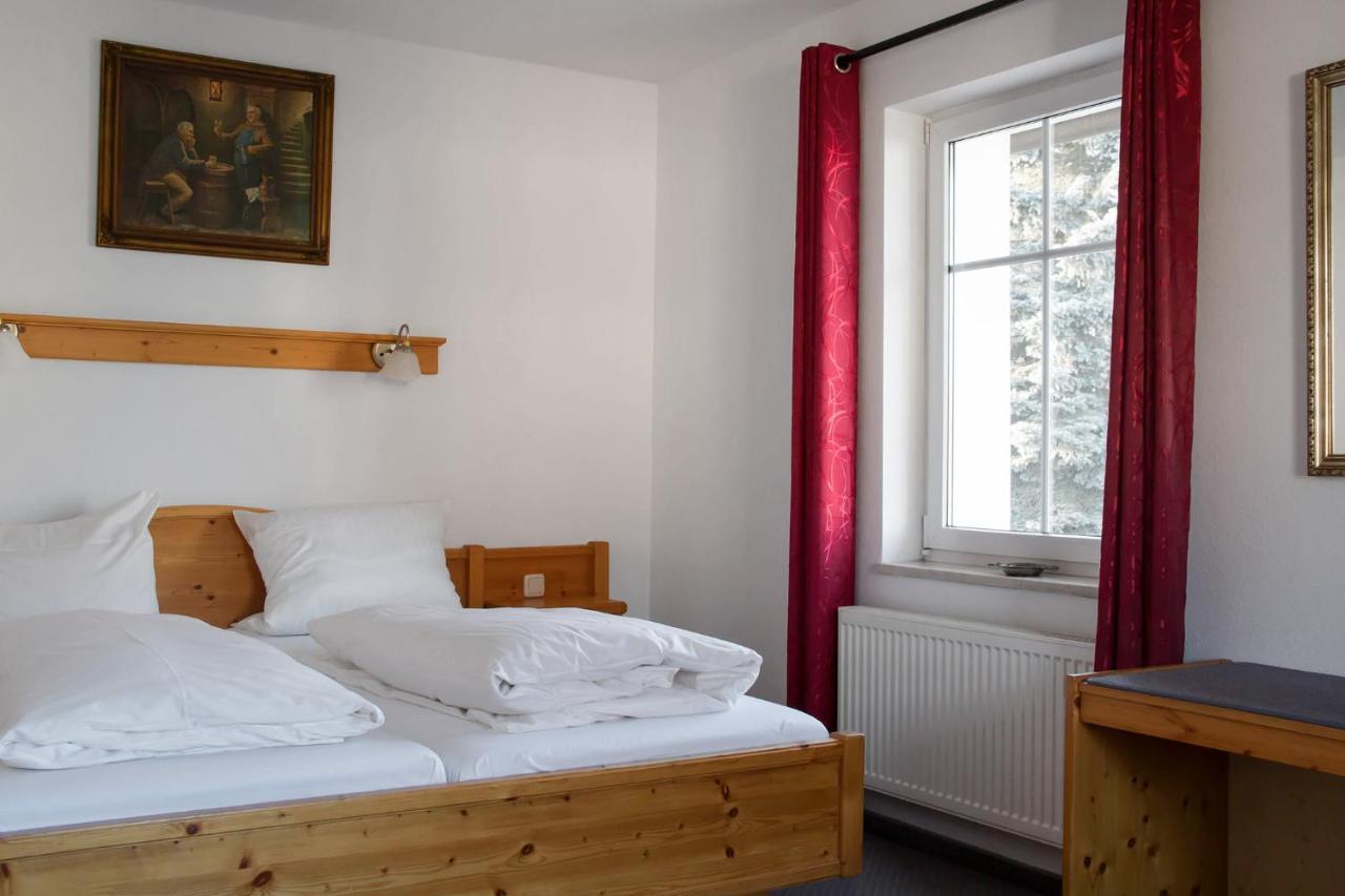 Hotel Gasthof Weisser Loewe Burgthann Luaran gambar