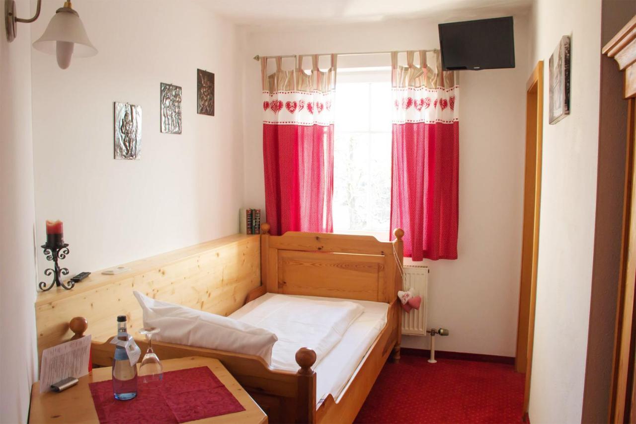 Hotel Gasthof Weisser Loewe Burgthann Luaran gambar
