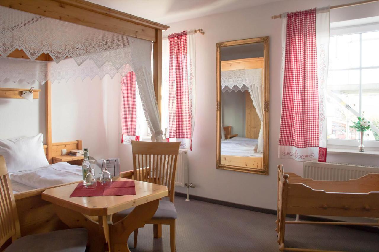 Hotel Gasthof Weisser Loewe Burgthann Luaran gambar