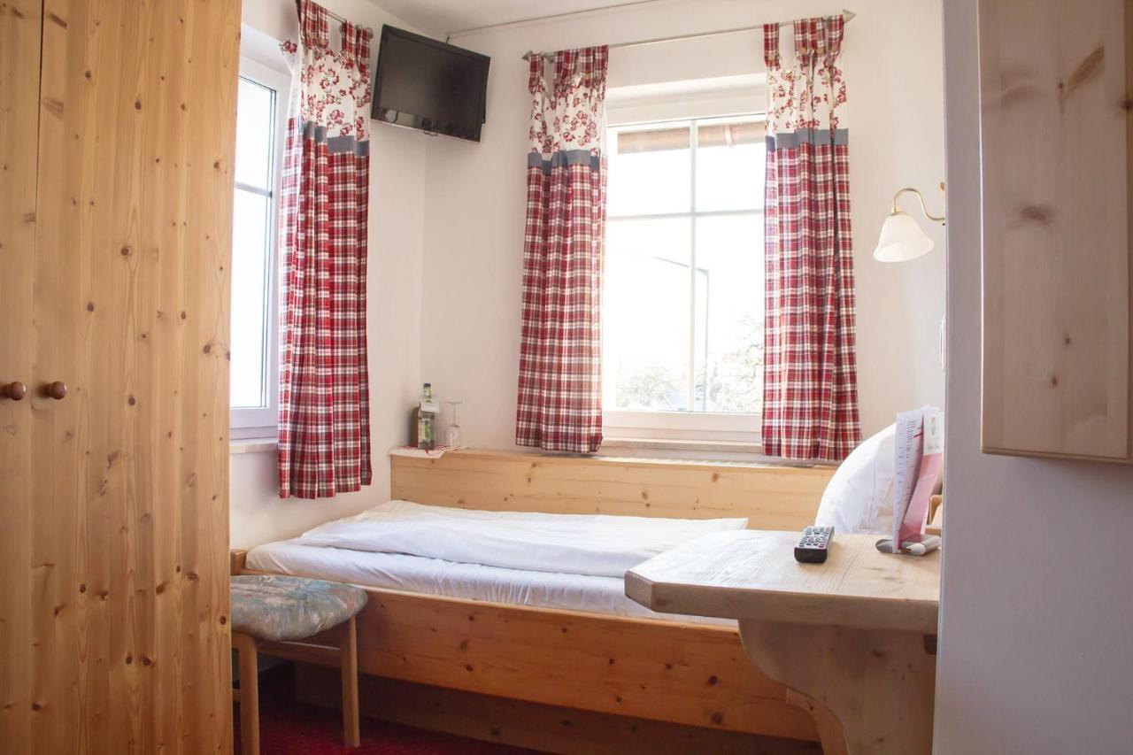 Hotel Gasthof Weisser Loewe Burgthann Luaran gambar