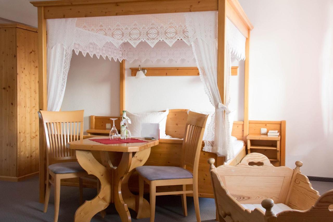 Hotel Gasthof Weisser Loewe Burgthann Luaran gambar