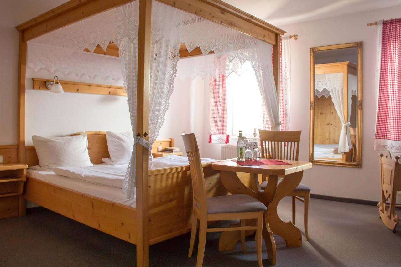 Hotel Gasthof Weisser Loewe Burgthann Luaran gambar